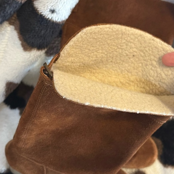 Bjorndal Lyndall suede sherpa lined wedge boots, size 9.5 - Picture 5 of 8